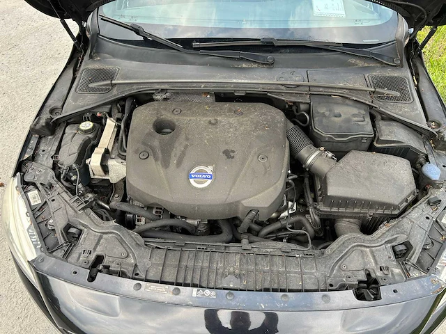 Volvo - 2015 - v60 - d4 r-line - personenauto - afbeelding 39 van  50