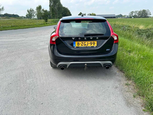 Volvo - 2015 - v60 - d4 r-line - personenauto - afbeelding 45 van  50
