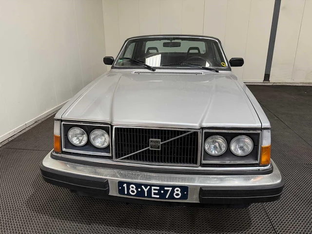 Volvo - 262 c - bertone - oldtimer - 1977 - afbeelding 12 van  34
