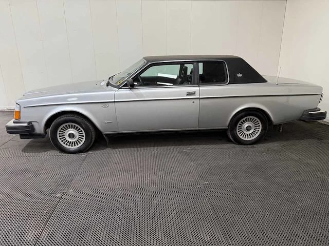 Volvo - 262 c - bertone - oldtimer - 1977 - afbeelding 30 van  34