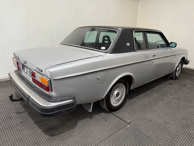 Volvo - 262 c - bertone - oldtimer - 1977 - afbeelding 32 van  34