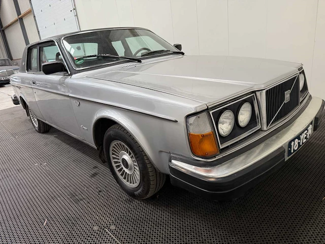 Volvo - 262 c - bertone - oldtimer - 1977 - afbeelding 33 van  34