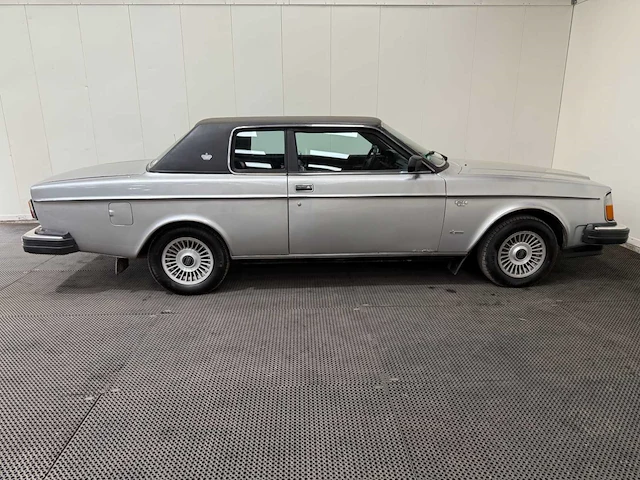 Volvo - 262 c - bertone - oldtimer - 1977 - afbeelding 34 van  34