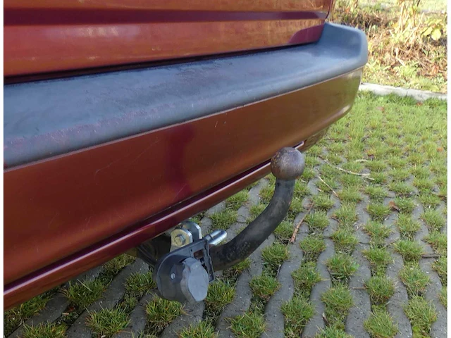 Volvo - 850 - 2.3 t-5 com.lux.ex. - car - 1996 - afbeelding 17 van  26