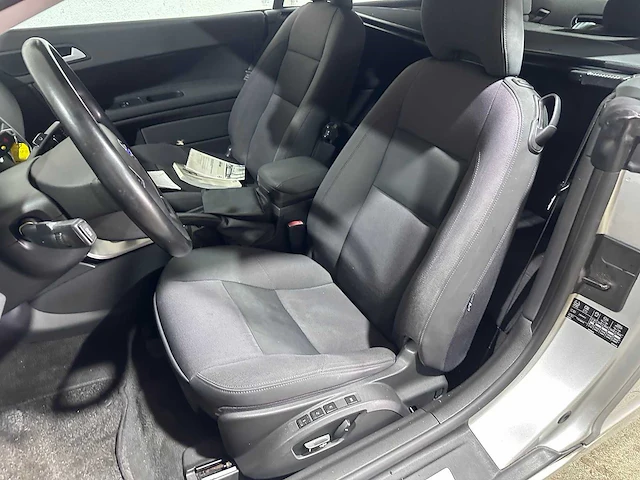 Volvo - c70 convertible - 2.4 d5 automaat kinetic - 12-xv-jd - afbeelding 5 van  17