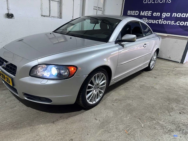 Volvo - c70 convertible - 2.4 d5 automaat kinetic - 12-xv-jd - afbeelding 1 van  17