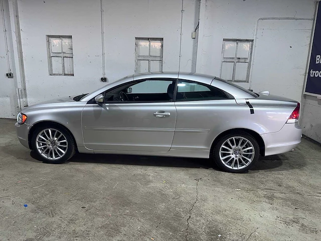Volvo - c70 convertible - 2.4 d5 automaat kinetic - 12-xv-jd - afbeelding 10 van  17