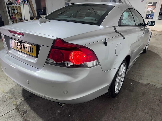 Volvo - c70 convertible - 2.4 d5 automaat kinetic - 12-xv-jd - afbeelding 12 van  17
