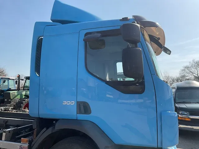 Volvo - fe 62r 300 - vrachtwagen - afbeelding 6 van  34