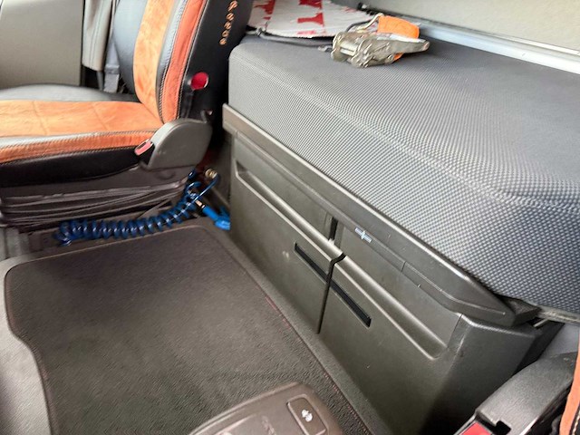 Volvo - fh 420 euro 6 - vrachtwagen - afbeelding 10 van  25