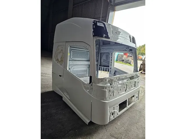 Volvo - fh t - fh vtc3t - vrachtwagen cabine - afbeelding 12 van  14