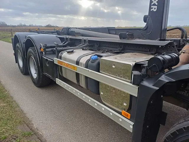 Volvo - fm330 6x6 - haakarm vrachtwagen multilift - afbeelding 16 van  50