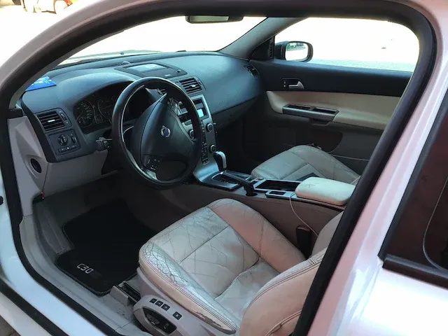 Volvo - r-design d5 - c30 d5 - personenauto - afbeelding 13 van  40