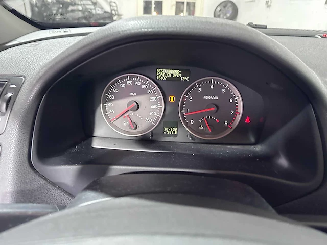 Volvo - s40 - 2.4 summum - 43-pz-kn - afbeelding 2 van  19