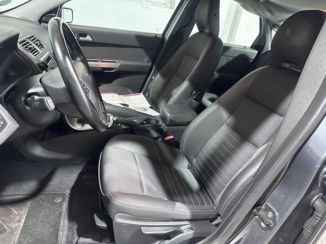 Volvo - s40 - 2.4 summum - 43-pz-kn - afbeelding 6 van  19