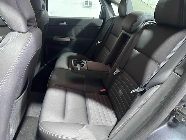 Volvo - s40 - 2.4 summum - 43-pz-kn - afbeelding 7 van  19