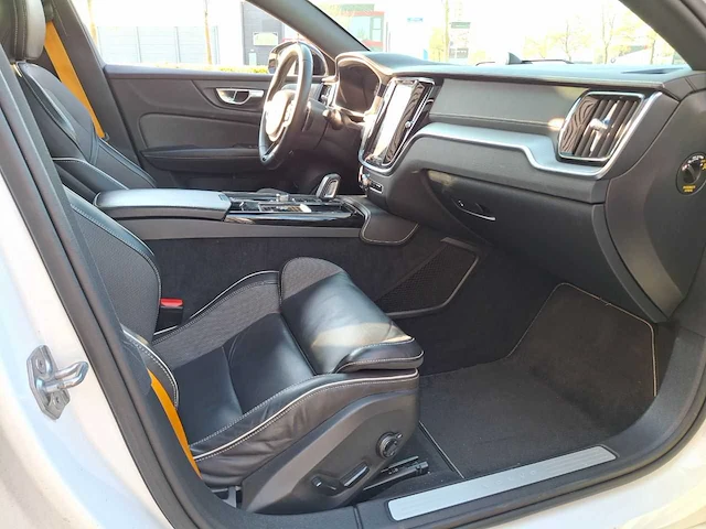 Volvo - s60 - 2.0 t8 awd twin engine polestar engineered - 2019 - 405pk - afbeelding 13 van  30