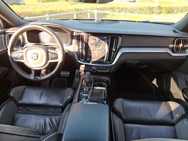 Volvo - s60 - 2.0 t8 awd twin engine polestar engineered - 2019 - 405pk - afbeelding 26 van  30