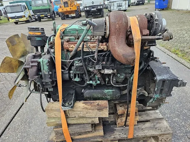Volvo - turbo - motor - afbeelding 1 van  5