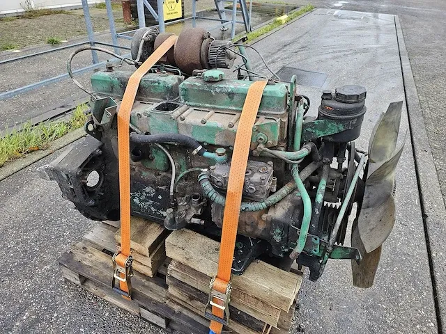 Volvo - turbo - motor - afbeelding 3 van  5