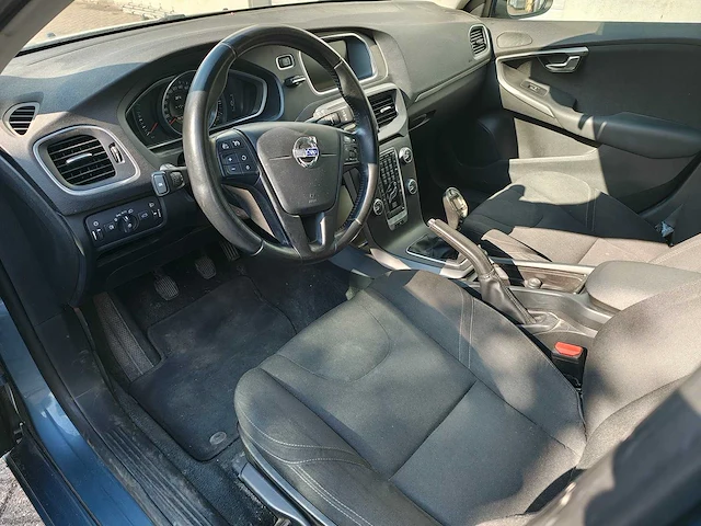 Volvo - v40 - 1.6 d2 summum - personenauto - afbeelding 17 van  32