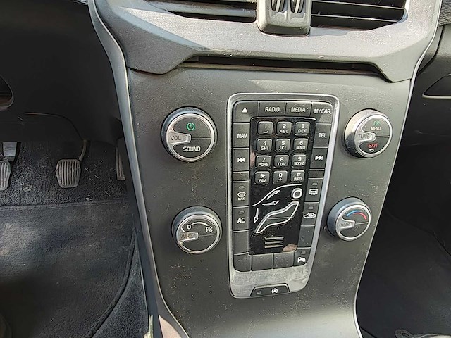 Volvo - v40 - 1.6 d2 summum - personenauto - afbeelding 21 van  32