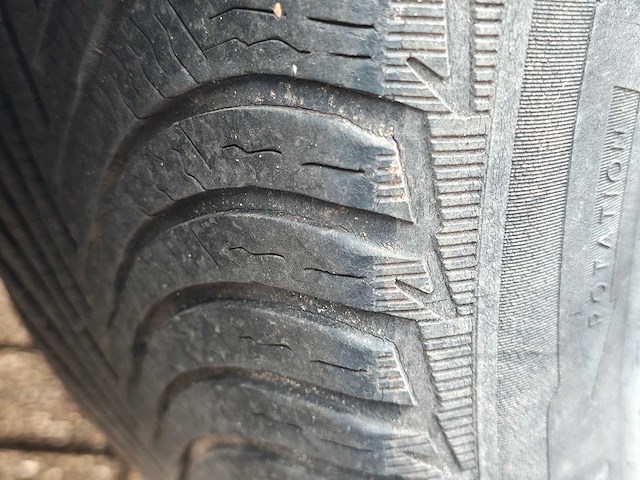 Volvo - v40 - 1.6 d2 summum - personenauto - afbeelding 10 van  32