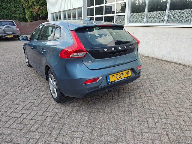 Volvo - v40 - 1.6 d2 summum - personenauto - afbeelding 4 van  32
