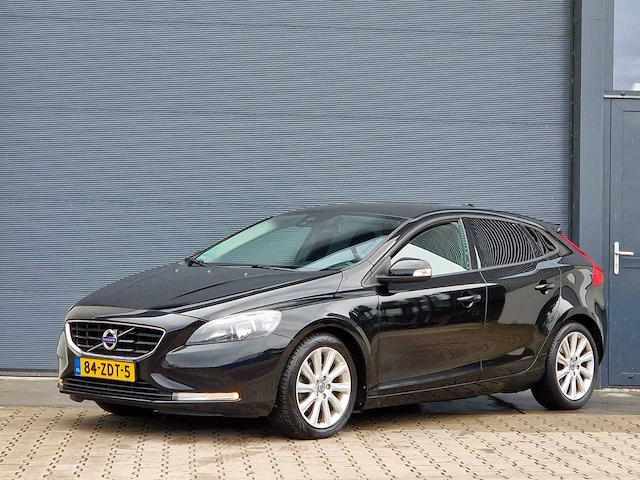 Volvo - v40 - 1.6 t3 kinetic - 84-zdt-5 - 2012 - afbeelding 1 van  28