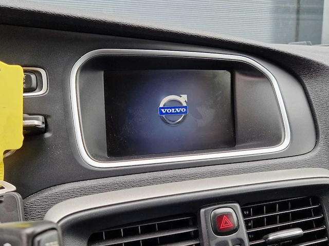 Volvo - v40 - 1.6 t3 kinetic - 84-zdt-5 - 2012 - afbeelding 13 van  28