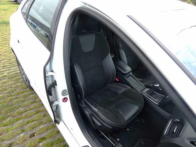 Volvo - v40 - 2.0 d3 bns sport - personenauto - afbeelding 4 van  34