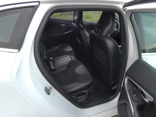 Volvo - v40 - 2.0 d3 bns sport - personenauto - afbeelding 6 van  34