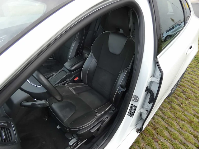 Volvo - v40 - 2.0 d3 bns sport - personenauto - afbeelding 14 van  34
