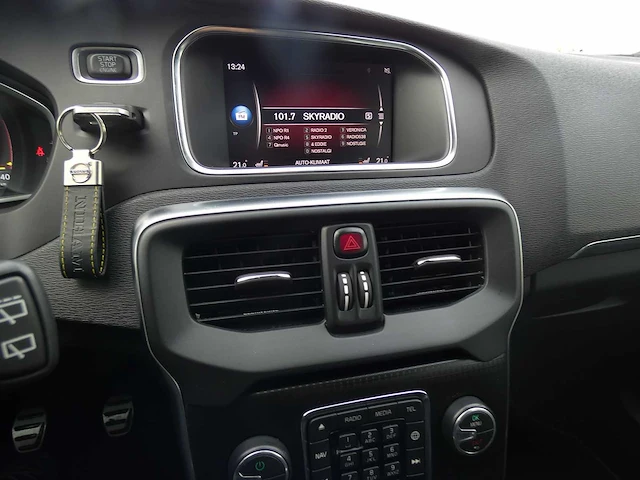 Volvo - v40 - 2.0 d3 bns sport - personenauto - afbeelding 19 van  34