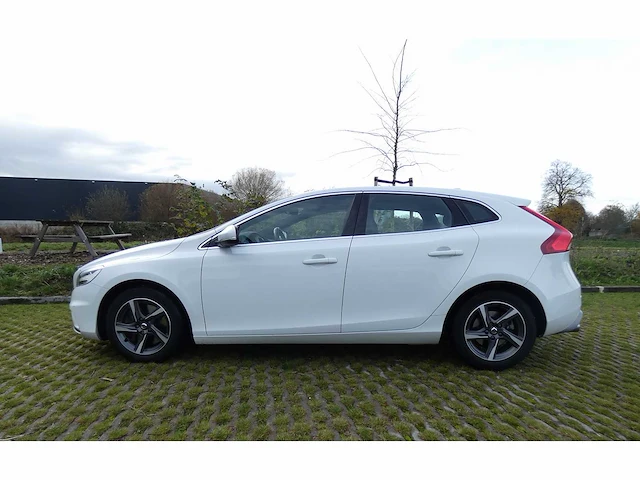 Volvo - v40 - 2.0 d3 bns sport - personenauto - afbeelding 12 van  34