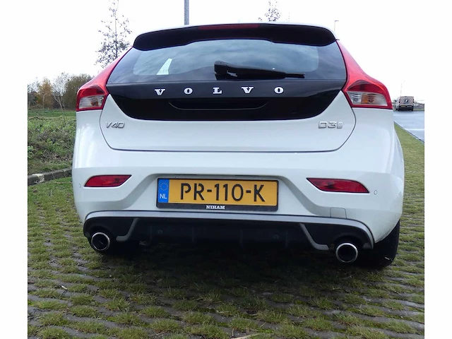 Volvo - v40 - 2.0 d3 bns sport - personenauto - afbeelding 32 van  34