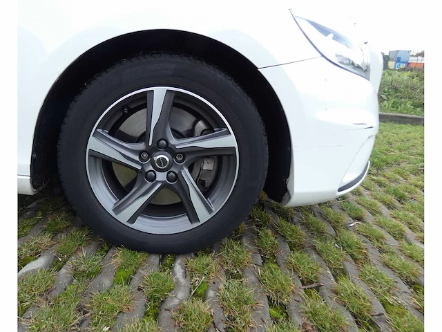Volvo - v40 - 2.0 d3 bns sport - personenauto - afbeelding 33 van  34
