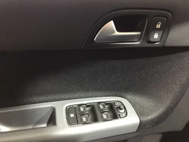 Volvo - v50 - 1.6d - 31-zp-sr - afbeelding 4 van  23