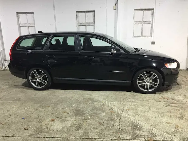 Volvo - v50 - 1.6d - 31-zp-sr - afbeelding 20 van  23