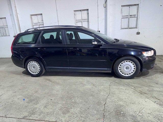 Volvo - v50 - 1.6d s/s momentum - 7-tnf-59 - afbeelding 17 van  20