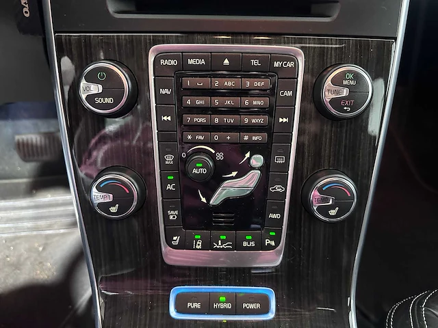 Volvo - v60 - 2.4 d6 awd plug-in hybrid automaat 3-spn-92 - afbeelding 6 van  24
