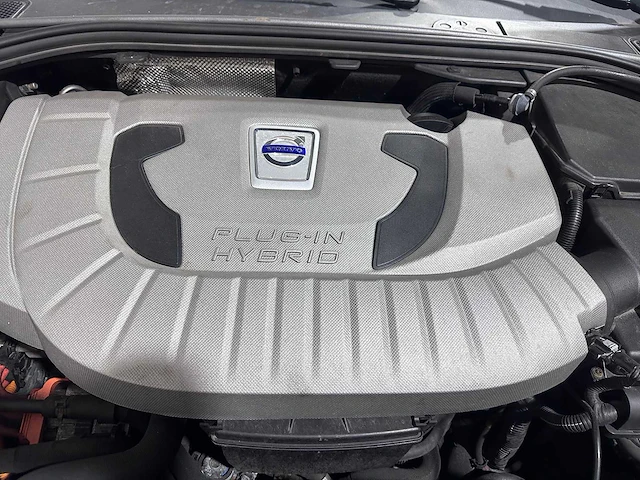 Volvo - v60 - 2.4 d6 awd plug-in hybrid automaat 3-spn-92 - afbeelding 16 van  24