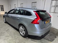 Volvo - v60 - 2.4 d6 awd plug-in hybrid automaat 3-spn-92 - afbeelding 18 van  24