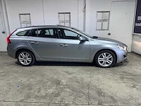Volvo - v60 - 2.4 d6 awd plug-in hybrid automaat 3-spn-92 - afbeelding 21 van  24