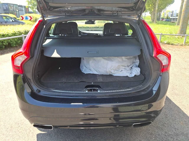 Volvo - v60 - 2.4 d6 awd plug-in hybrid summum - 2013 - 283pk - afbeelding 10 van  43