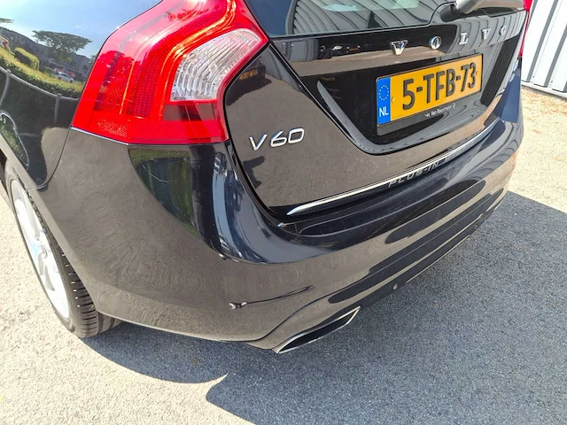 Volvo - v60 - 2.4 d6 awd plug-in hybrid summum - 2013 - 283pk - afbeelding 18 van  43