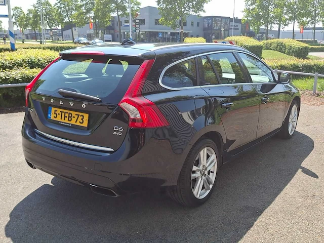 Volvo - v60 - 2.4 d6 awd plug-in hybrid summum - 2013 - 283pk - afbeelding 34 van  43