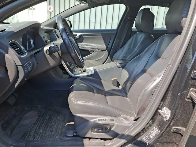 Volvo - v60 - 2.4 d6 awd plug-in hybrid summum - 2013 - 283pk - afbeelding 41 van  43