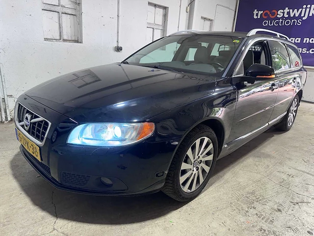 Volvo - v70 - 1.6 t4f momentum - 5-zpk-38 - afbeelding 1 van  18