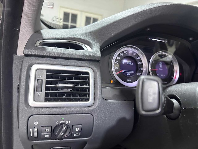 Volvo - v70 - 1.6 t4f momentum - 5-zpk-38 - afbeelding 4 van  18